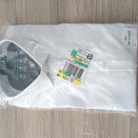 J. Ferrar Ultra Comfort Slim Fit Easy Care Stretch Fabric Long Sleeve DressShirt - Picture 1 of 5